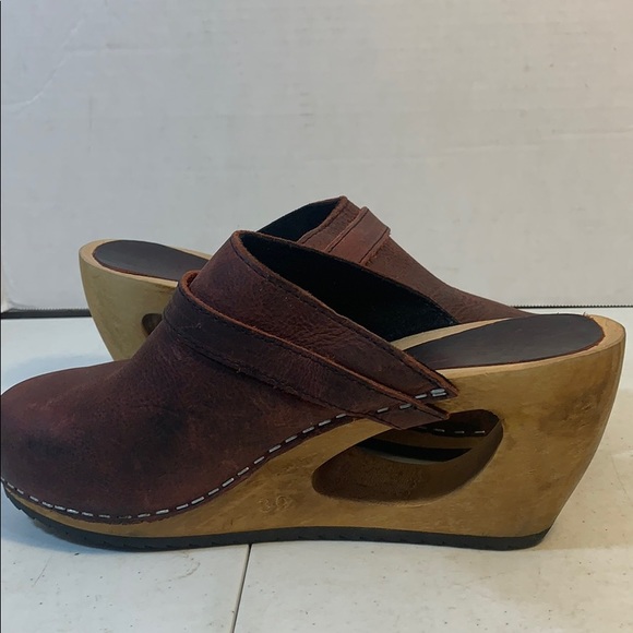 wooden wedge clogs